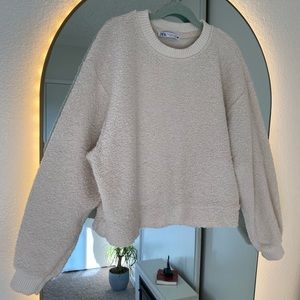 Basic sweater with round neck and long sleeve, cream color